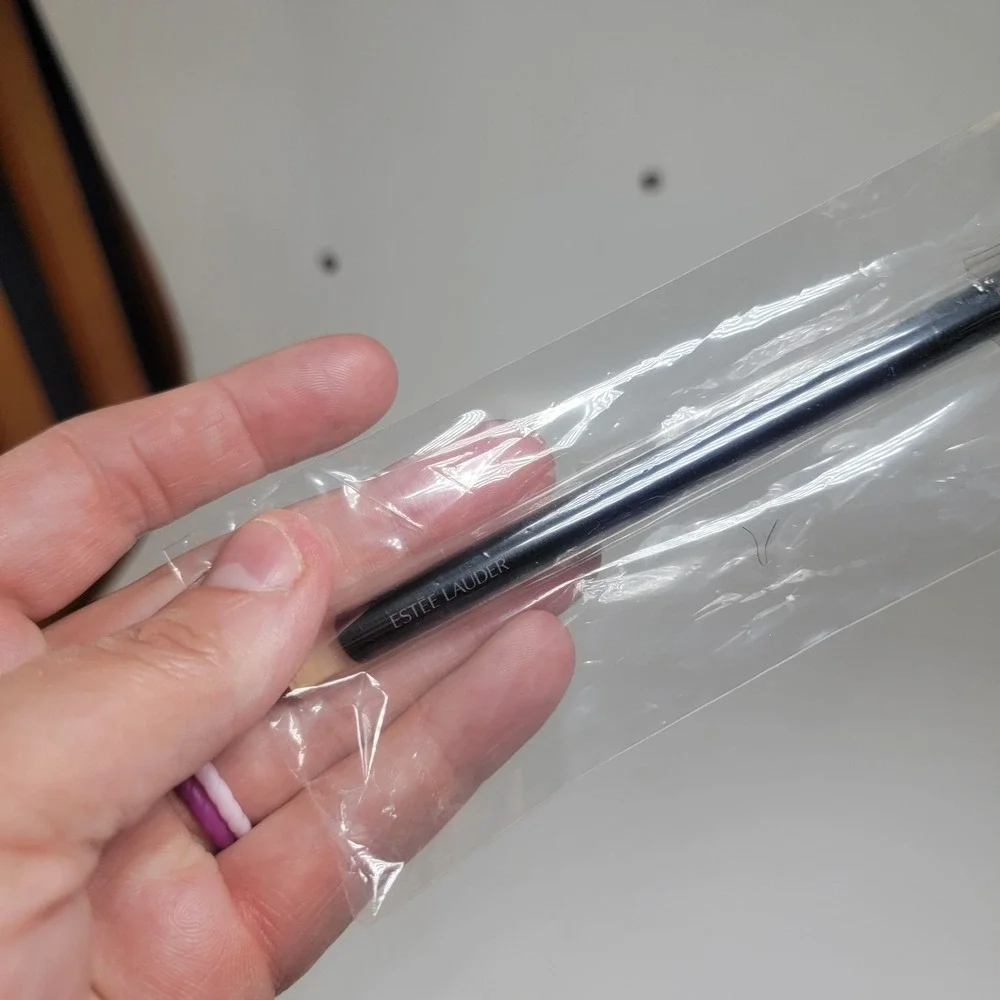 Estee Lauder Blending Shadow Brush 25