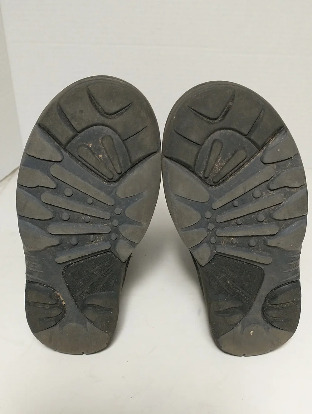 Kamik preloved