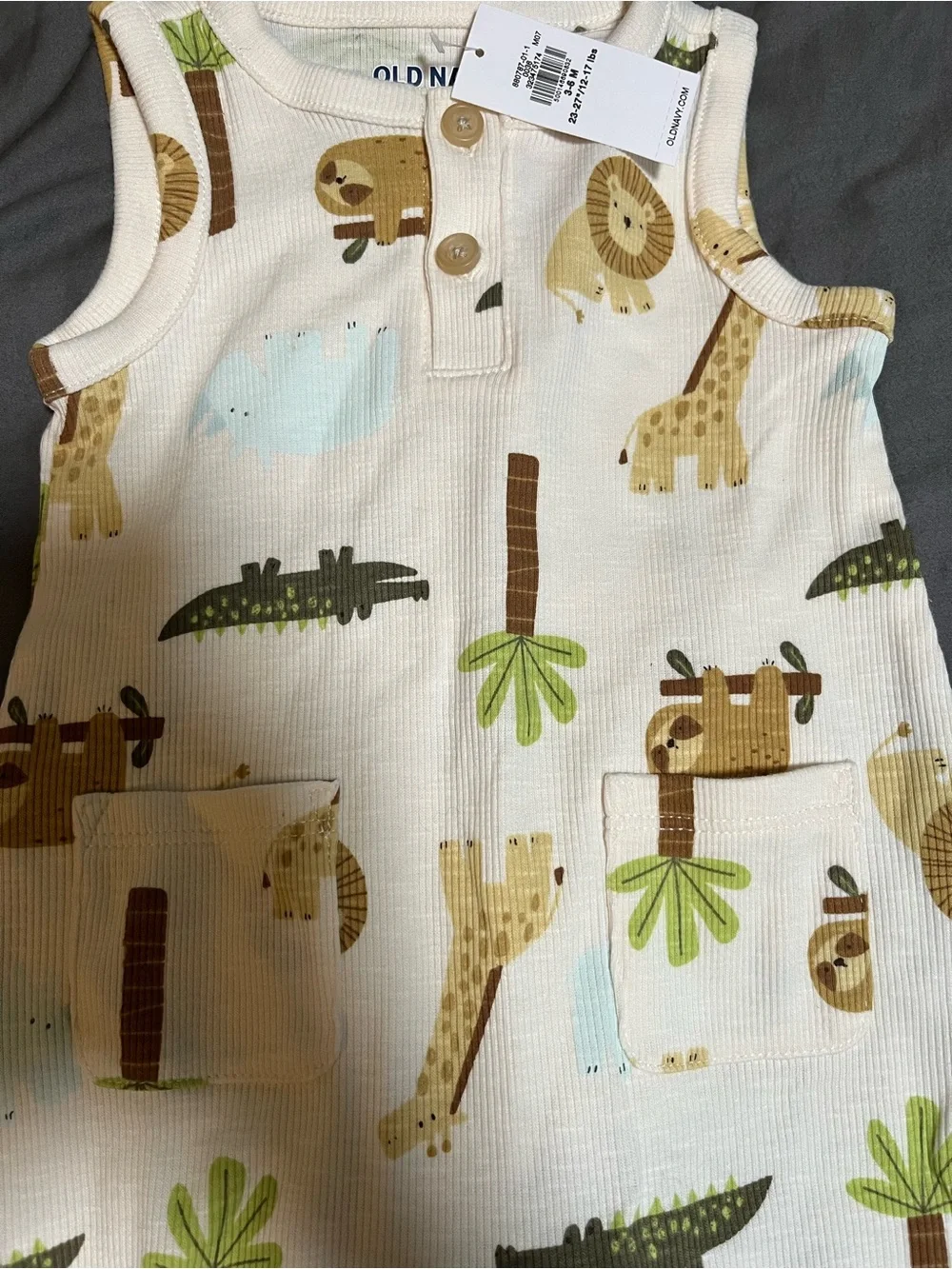 Old Navy closure crocodiles breathable