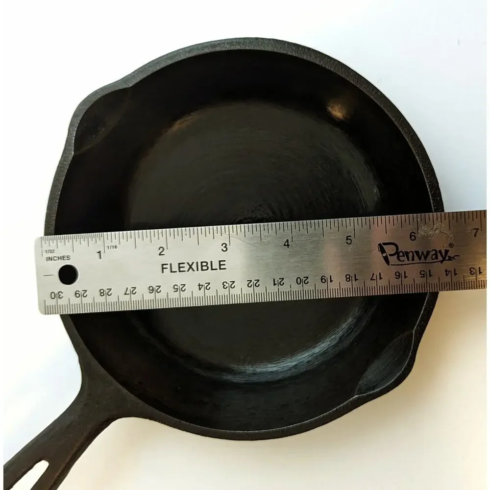 Unbranded pre pan skillet