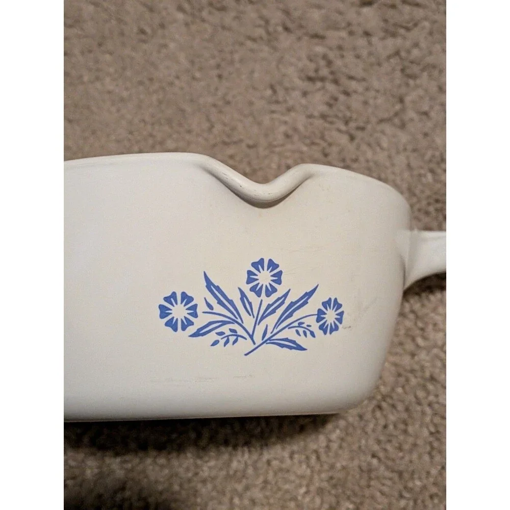 VTG CORNING WARE Blue Cornflower P-89-B 2 1/2 Cup Saucepan w/Spout