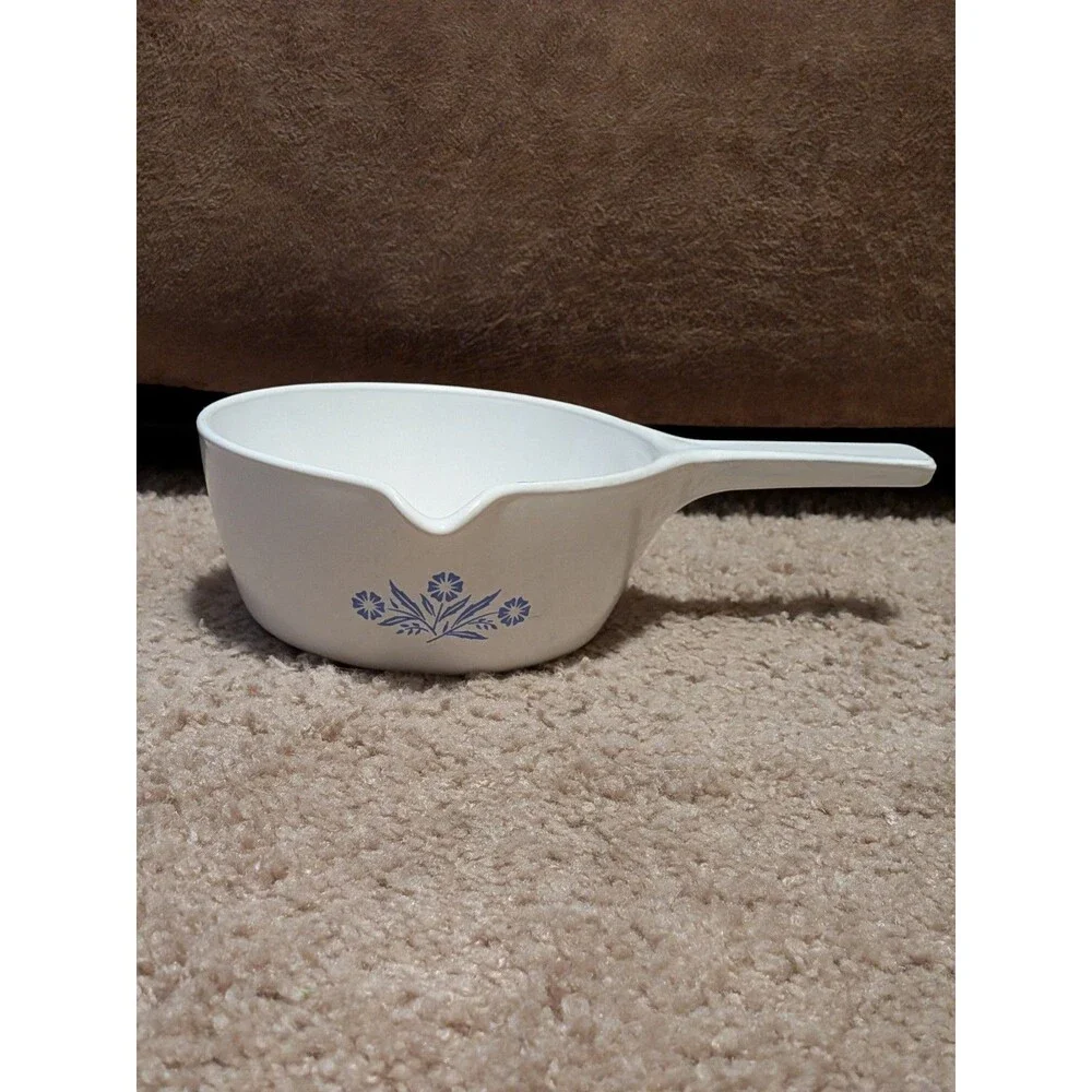 VTG CORNING WARE Blue Cornflower P-89-B 2 1/2 Cup Saucepan w/Spout