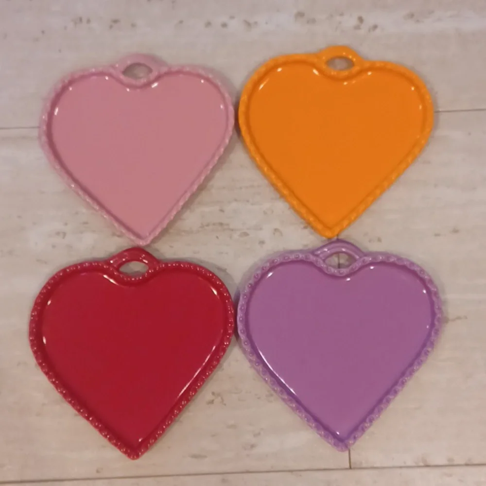 Williams-Sonoma Set of 4 Scalloped Heart Mini Plates