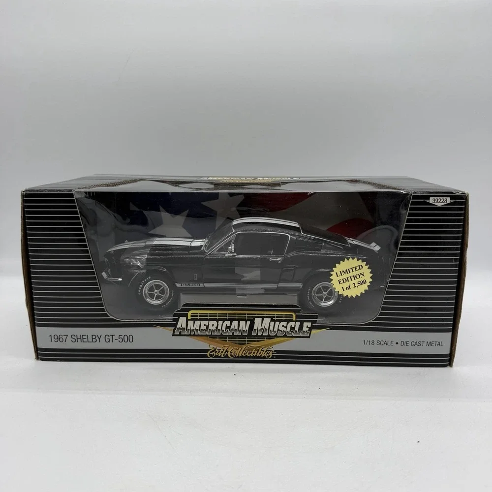 ERTL 39228 American Muscle 1967 Shelby GT-500 Black 1:18 Scale 2005 Die-Cast Car