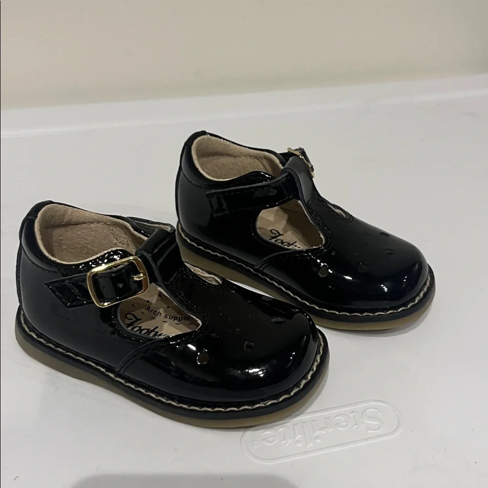 Classic Black Kids FOOTMATES Shoes