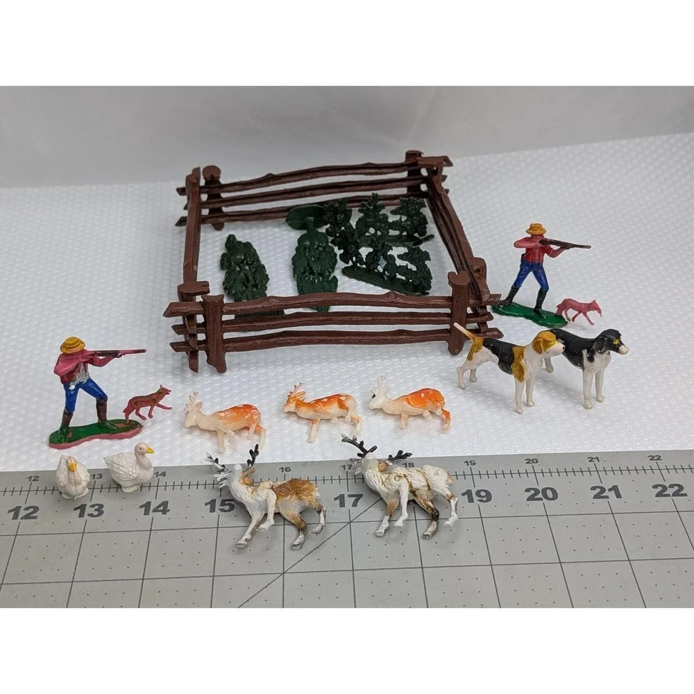 Plastic Hunting Scene Trees Fence Deer Foxhound Dog Hunter‎ Cake Toppers