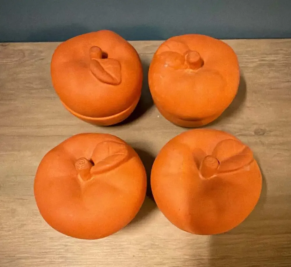 Unbranded set apple