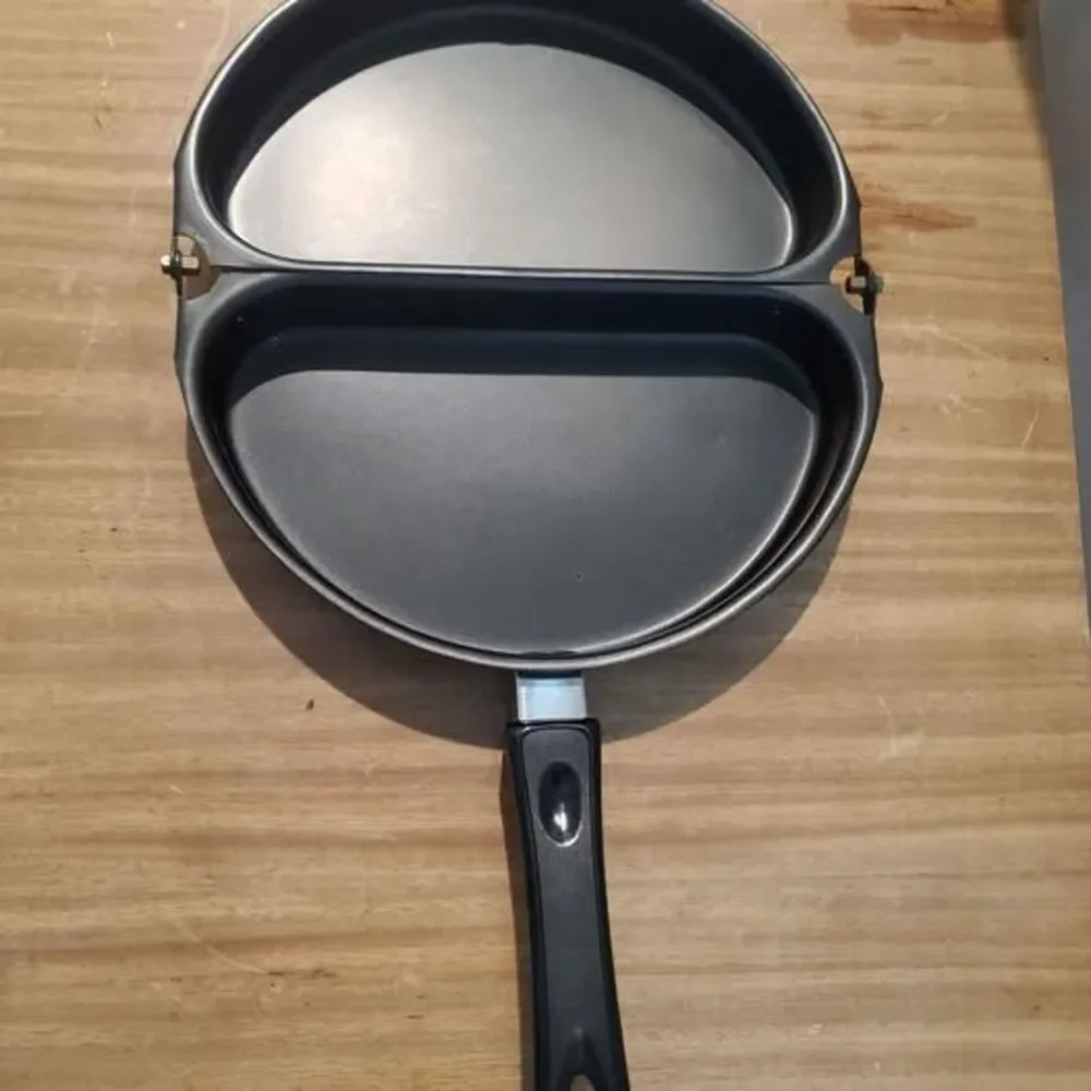 Unbranded nonstick omelette