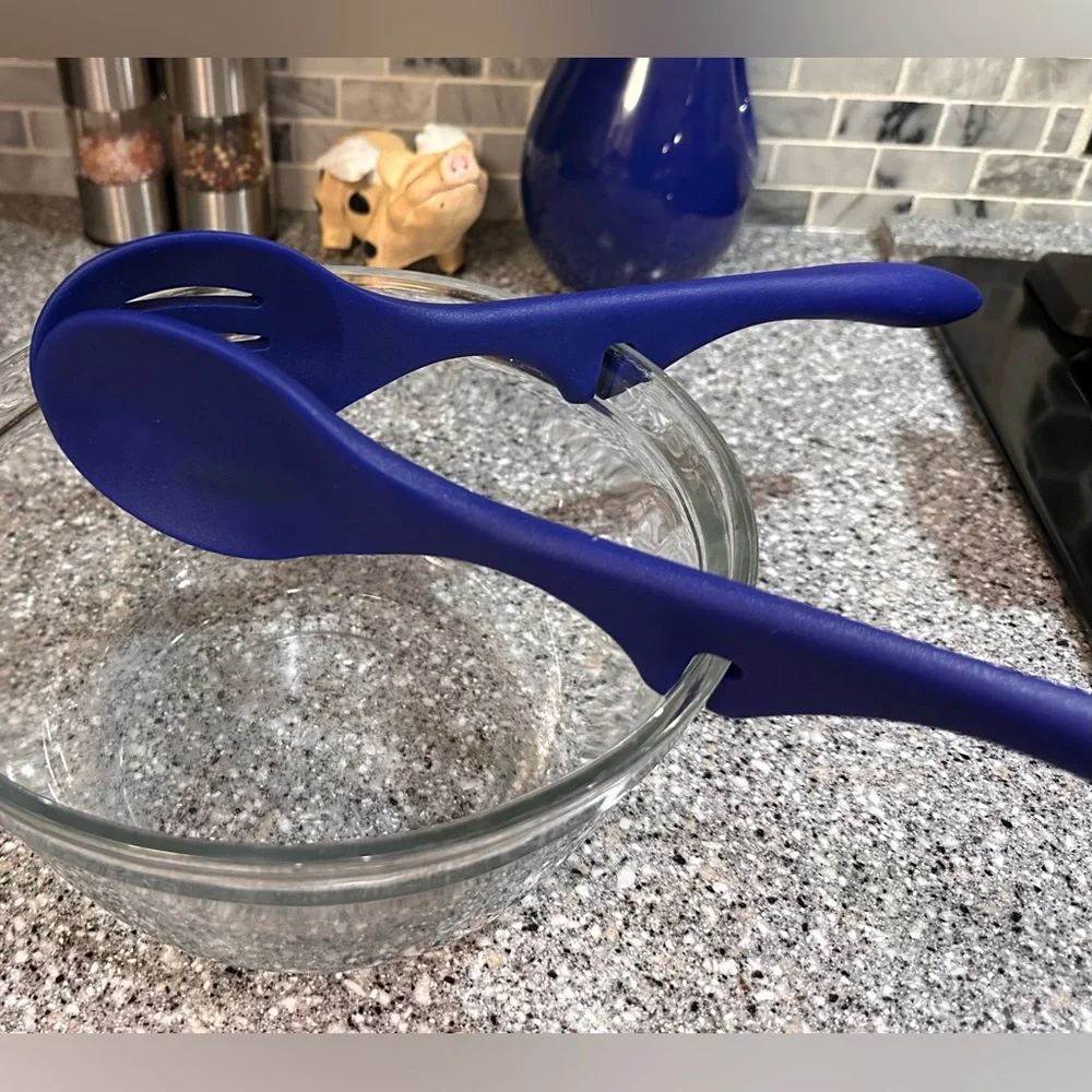 Rachael Ray sets serving minor