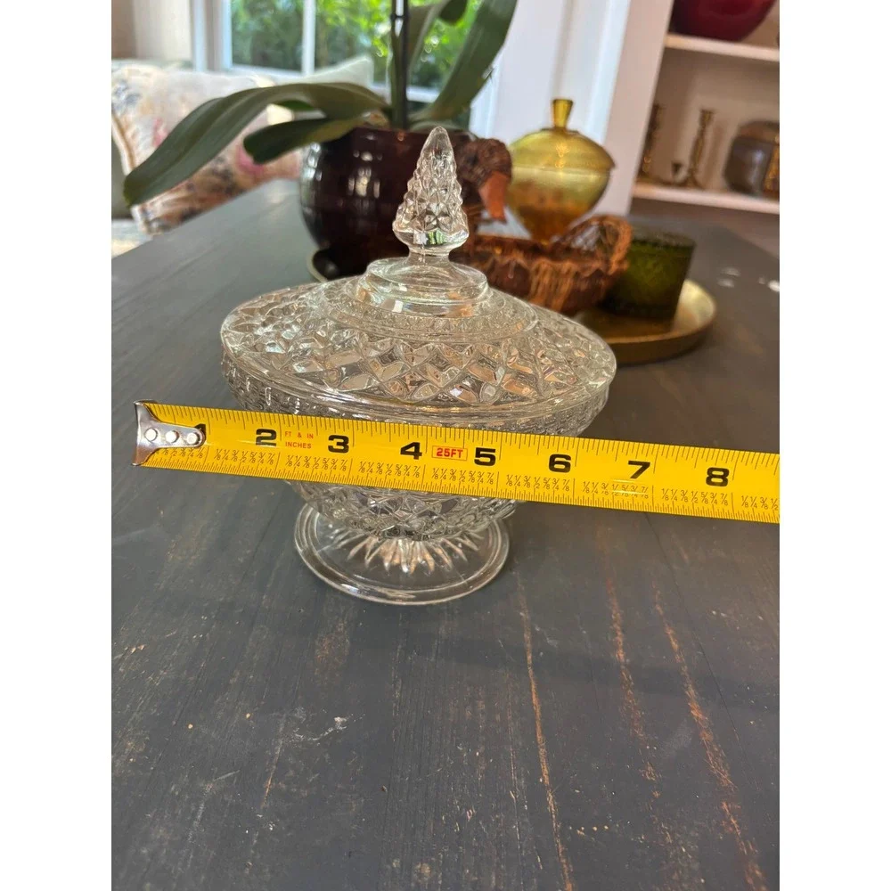 Unbranded glassware items shows