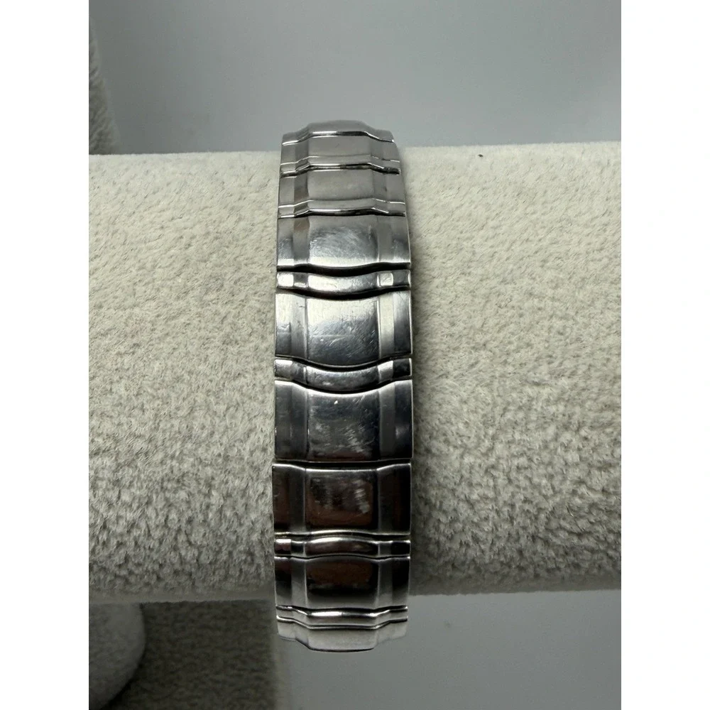 Bulova 96R02 Maestro New Battery Ladies Watch 26MM 7