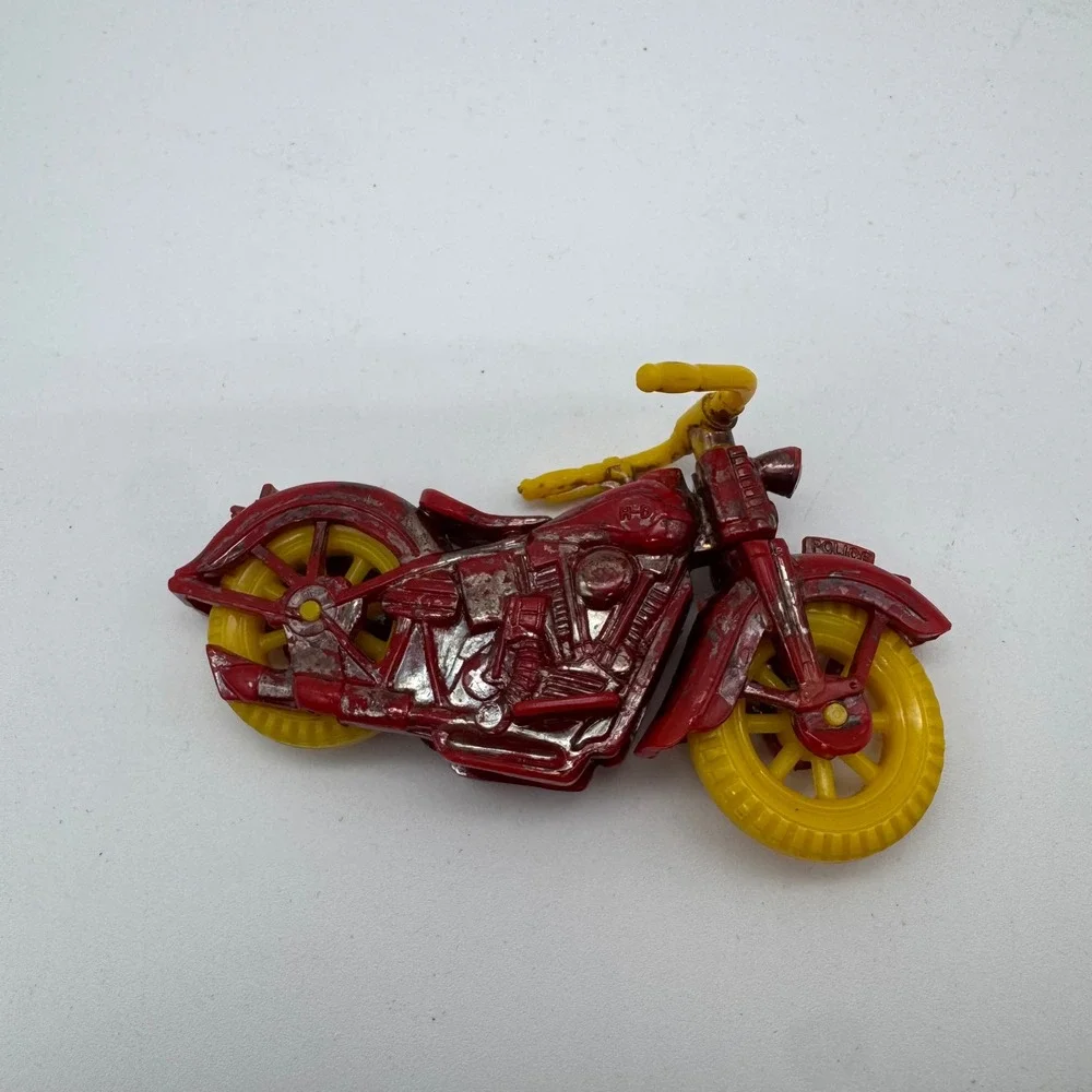 Harley-Davidson figure lettering accents