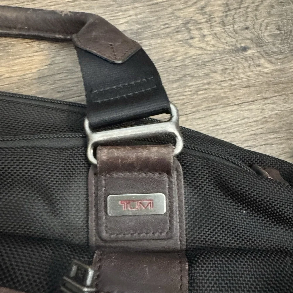 Tumi alpha bravo