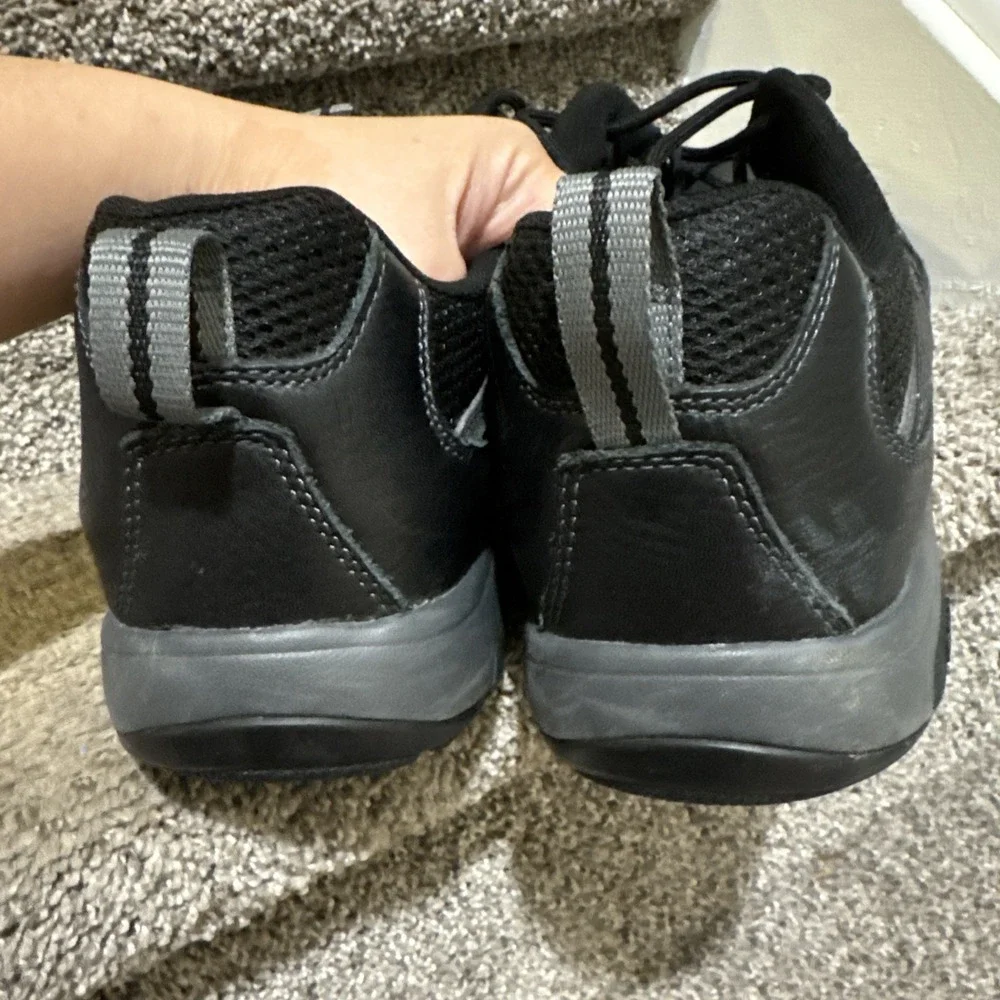 Dunham men 8000
