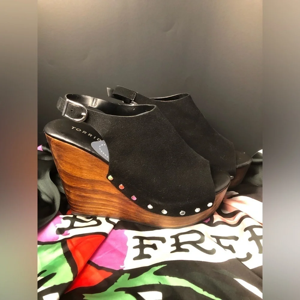 torrid step out
