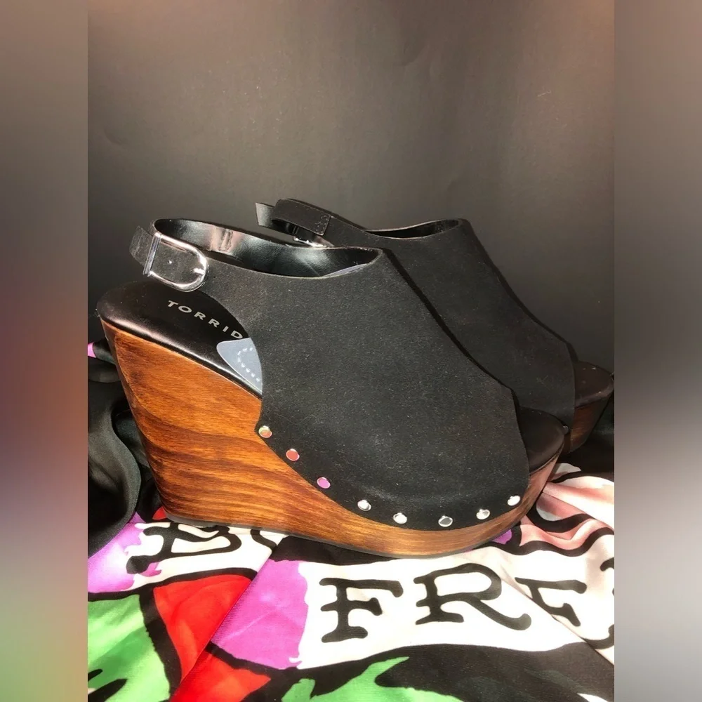 torrid step out