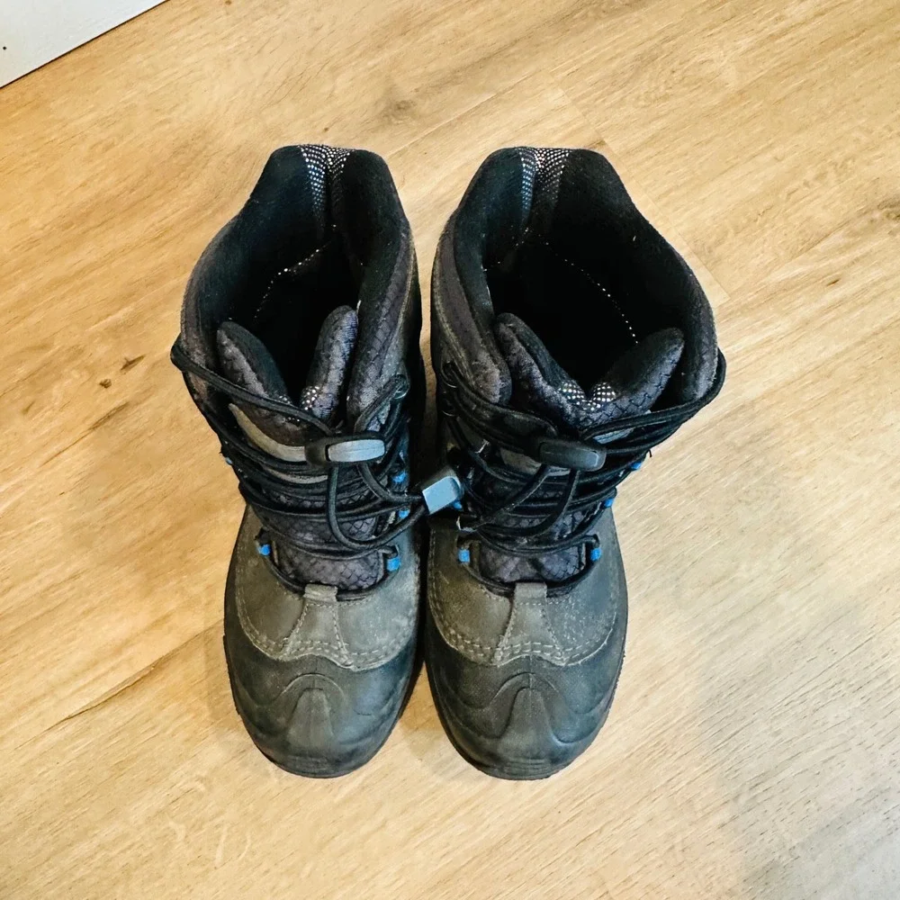 Columbia‎ Bugaboot Plus IV Snow Boots Kids Size 3 Grey Blue Waterproof Omni-Heat