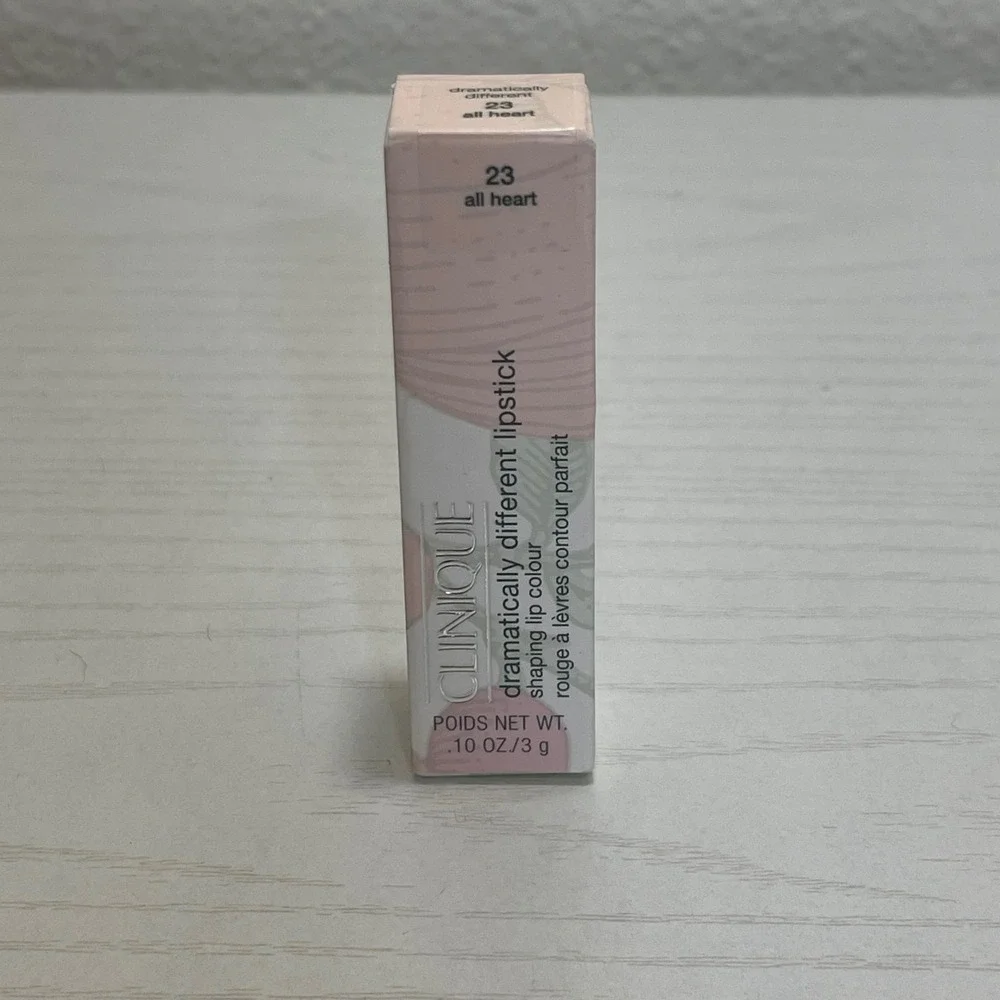 Clinique Dramatically Different Lipstick Shaping Lip Colour 23 All‎ Heart BW