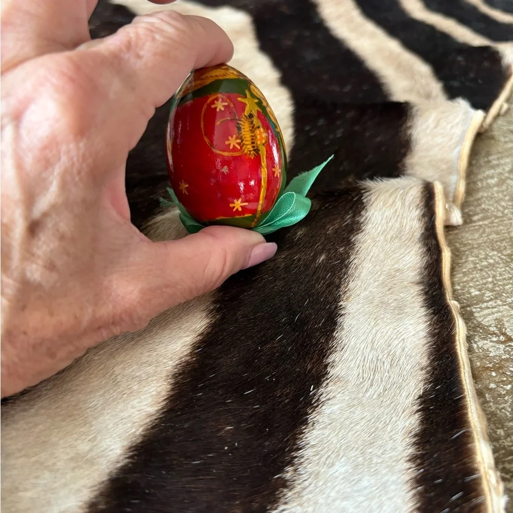 Russian hand painted egg ornaments. Bundle of 2. With‎ ribbons. Wooden