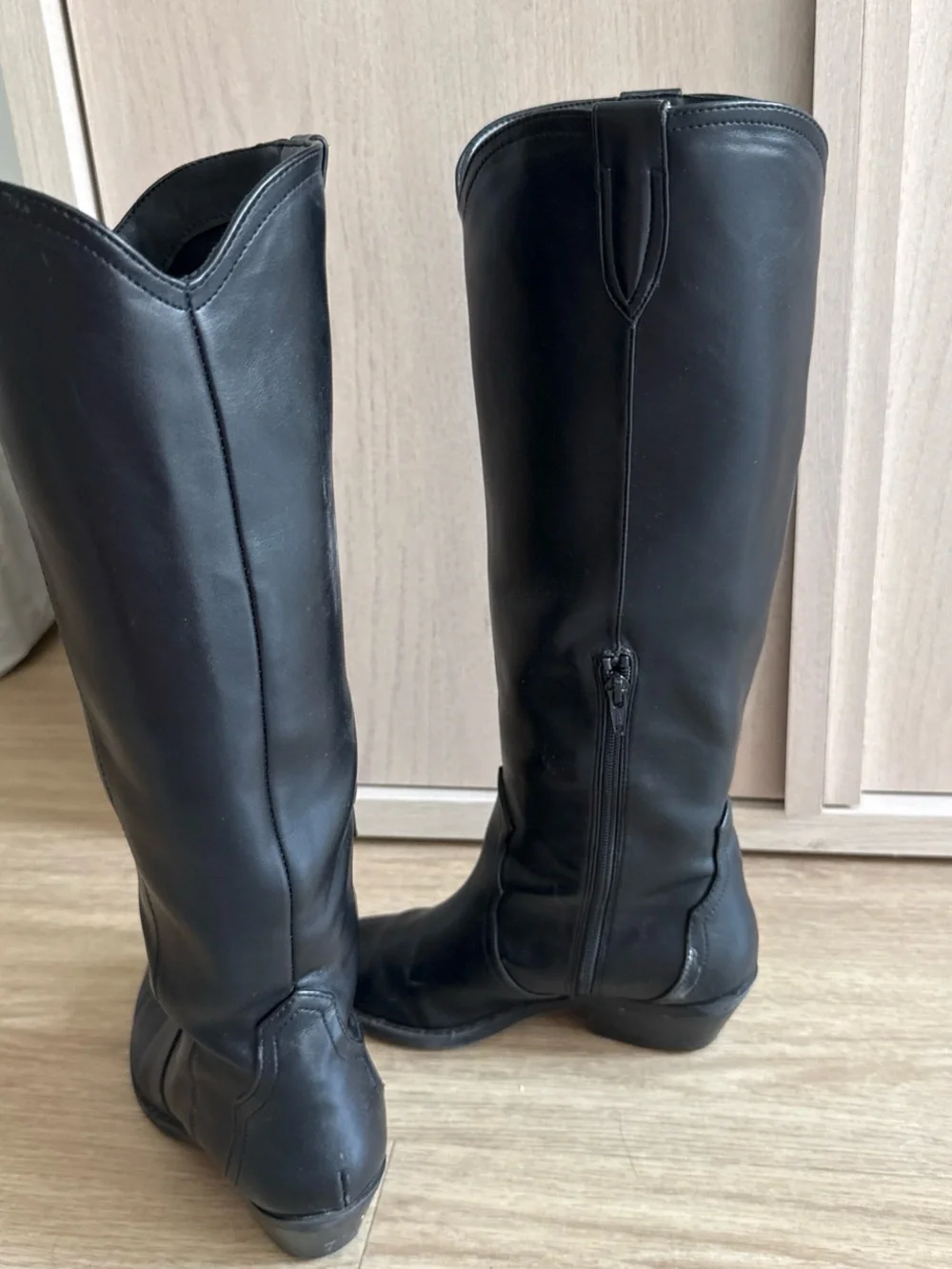 Dolce Vita sleek over
