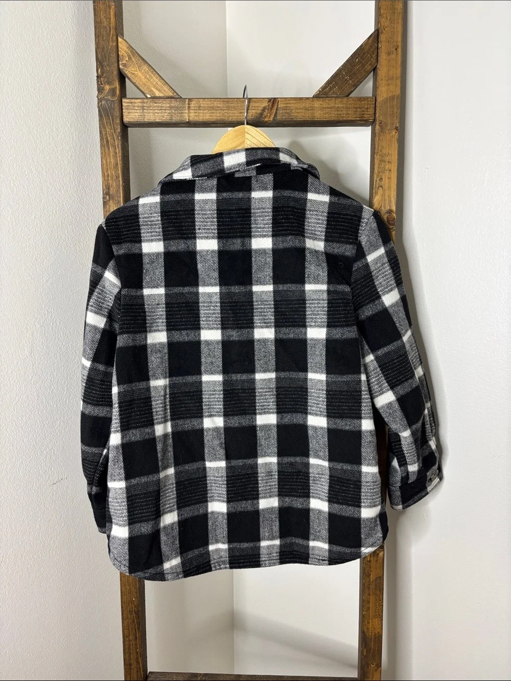 Old Navy Black & White Plaid Button-Front Kids Shacket Size L
