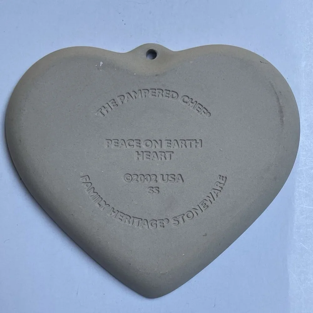 Pampered Chef Peace On Earth Heart 2002 Family Heritage Stoneware‎ Cookie Mold