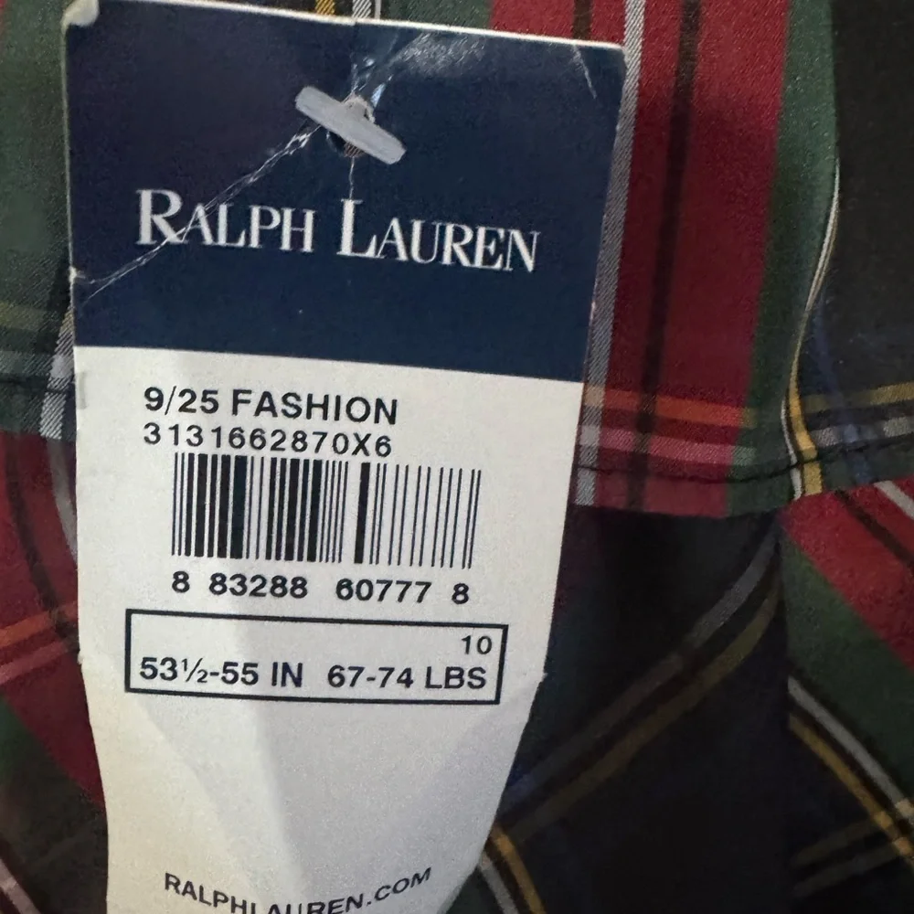 Ralph Lauren stylish ruffle features