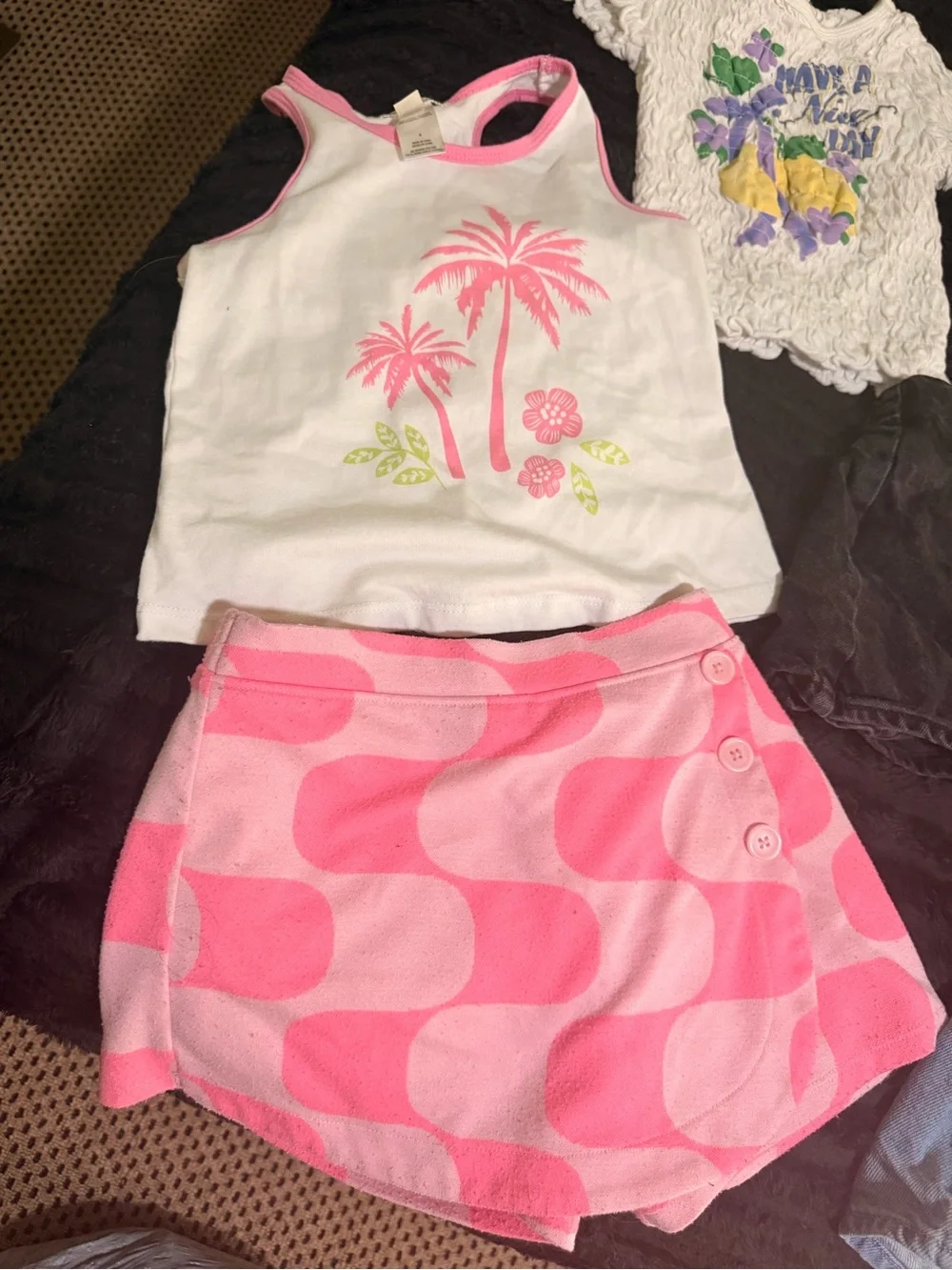 Old Navy lot includes