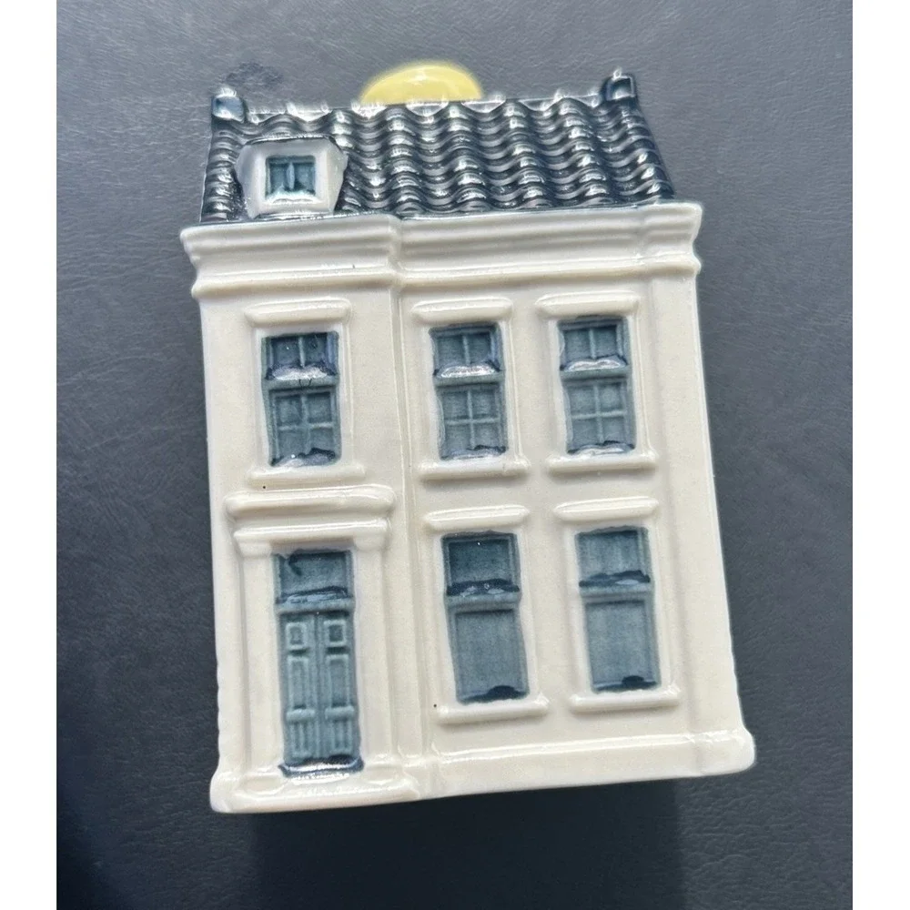 2017 #98 KLM Airlines Delft House. Sealed. Empty.  Ex. Condition.