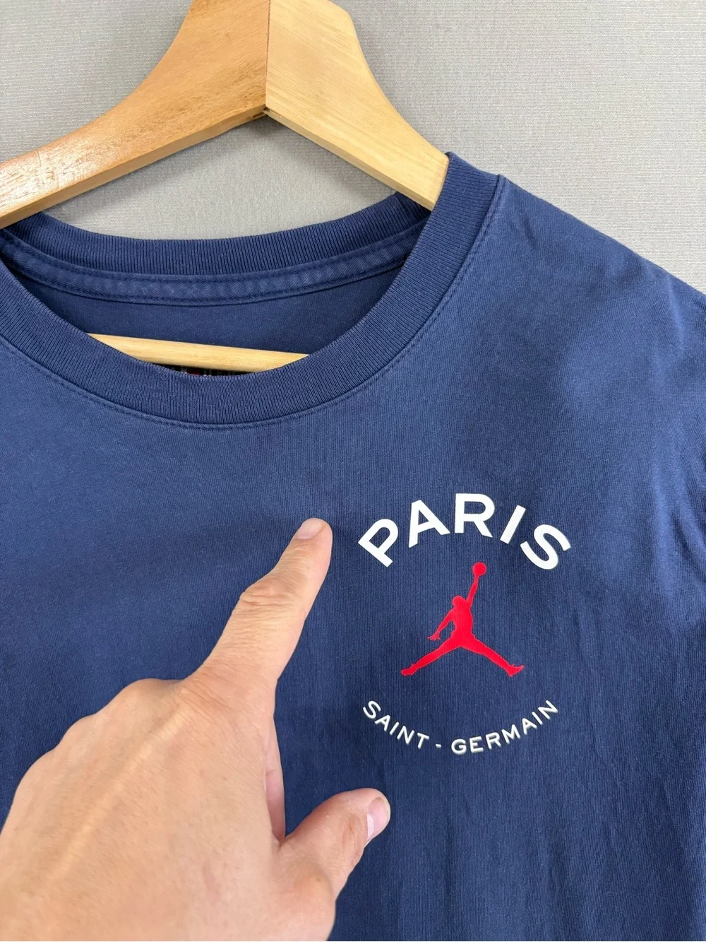 Nike AIR JORDAN x PARIS Saint Germain PSG Graphic T Shirt Navy Blue Size SMALL