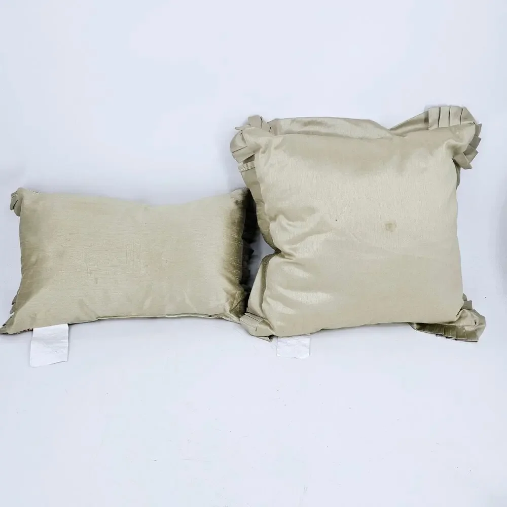 2 Chic Home Design Europe Jacquard Floral Accent Pillows Beige Hypoallergenic