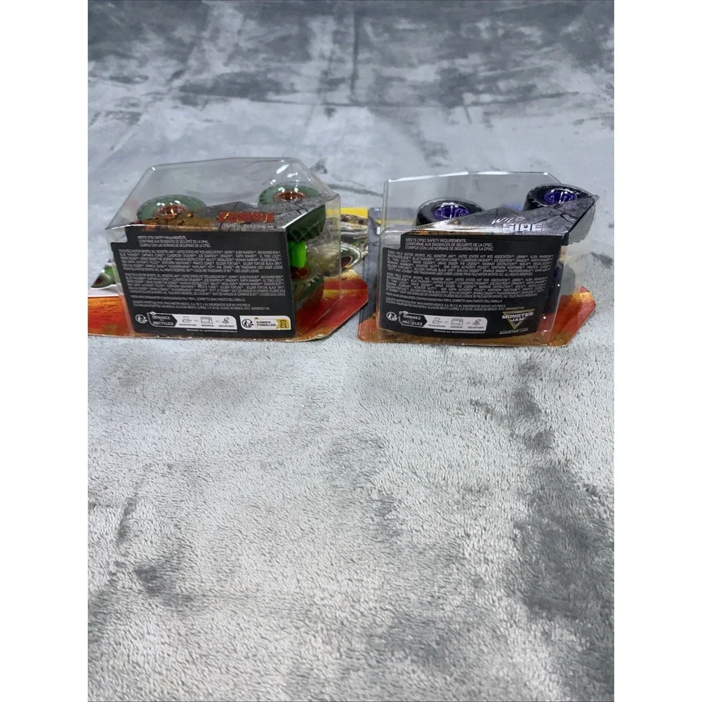 Monster Jam Diecast Truck Smash Bash Zombie Wild Side Lot of 2 Collectable‎ NEW