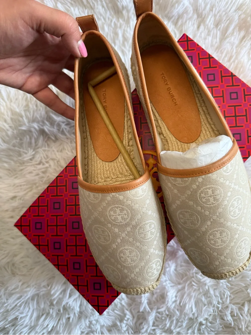 Tory Burch new pet authentic