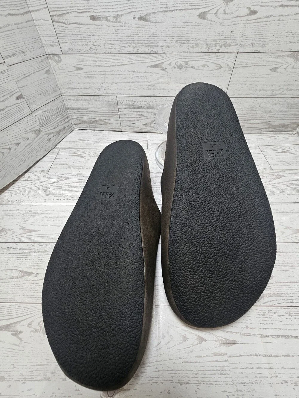 Zara brand line