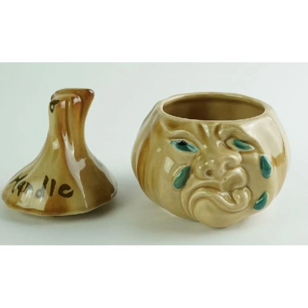 N/A anthropomorphic garlic