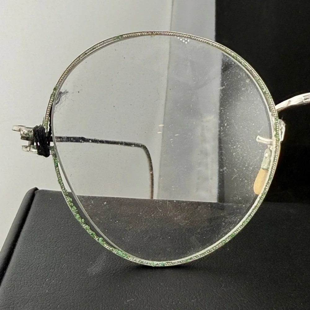 Vintage visible oxidation