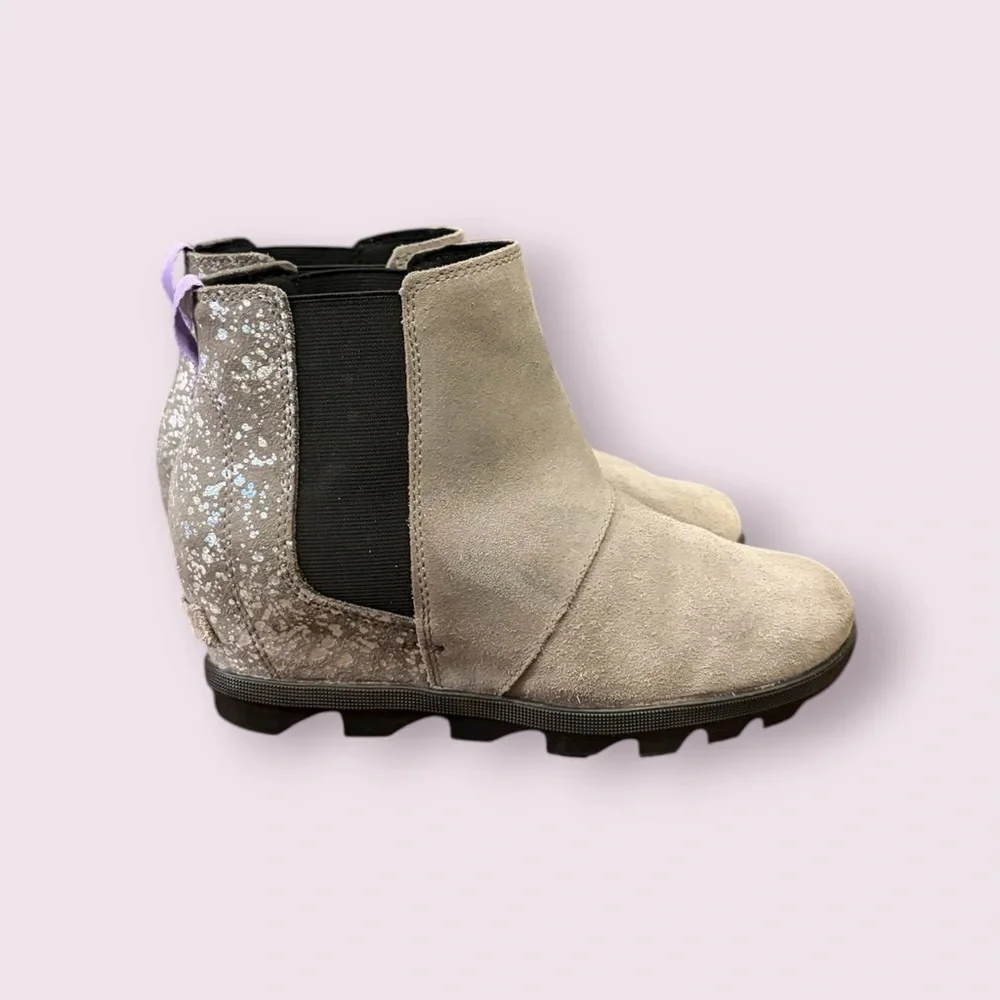Sorel step out