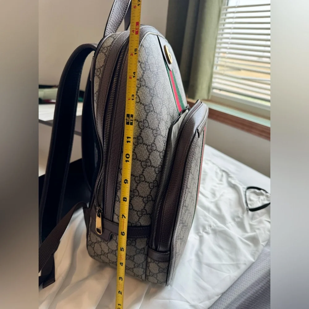Gucci hardware distinctive trim