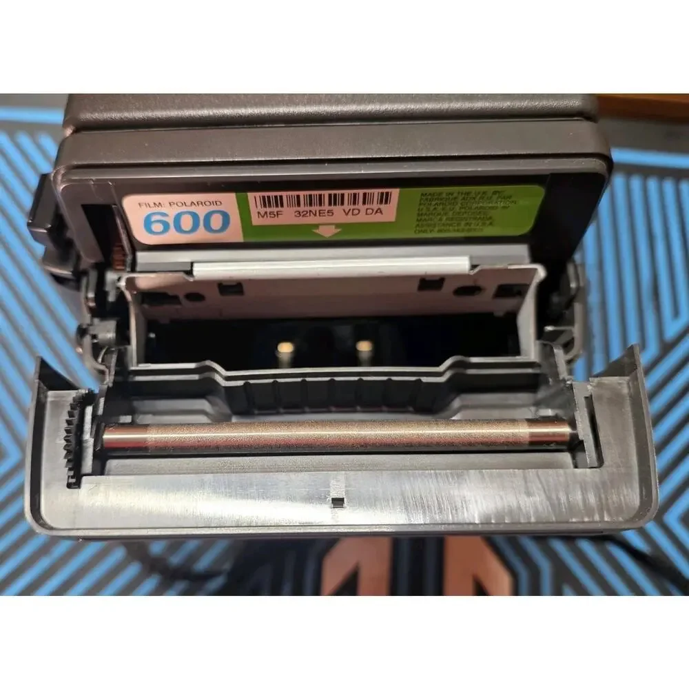 POLAROID ONE STEP CLOSE UP 600 FILM INSTANT CAMERA VINTAGE BLK W/ STRAP