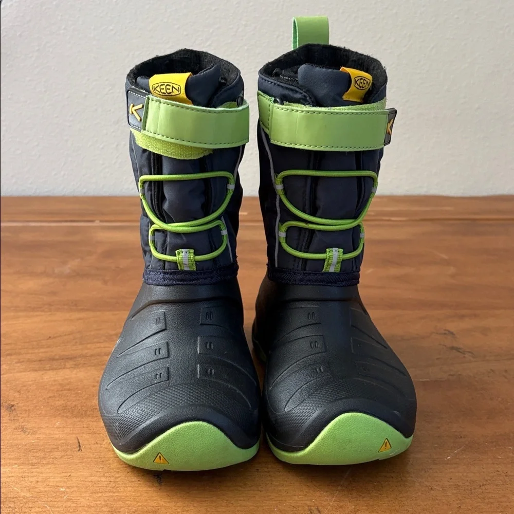 Keen durable cozy