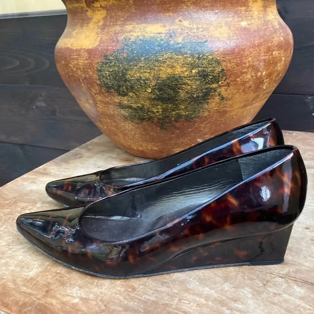 Stuart Weitzman wedges size 6 low heal tortoise‎ patent leather