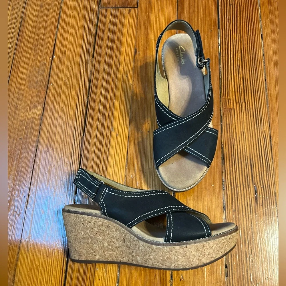 Clarks excellent cross