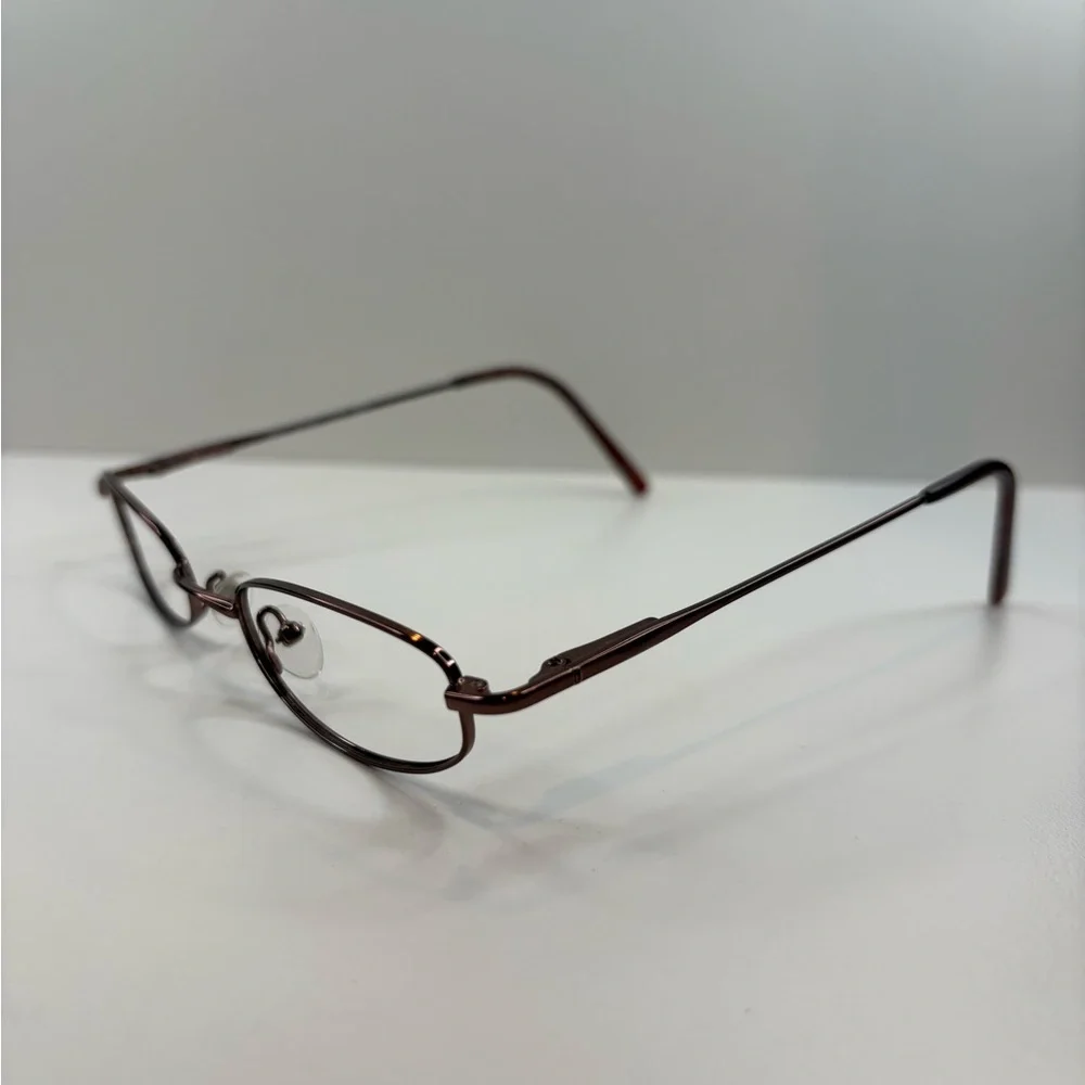 Chelsea Morgan frames only