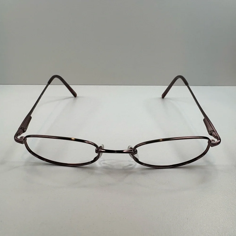 Chelsea Morgan frames only