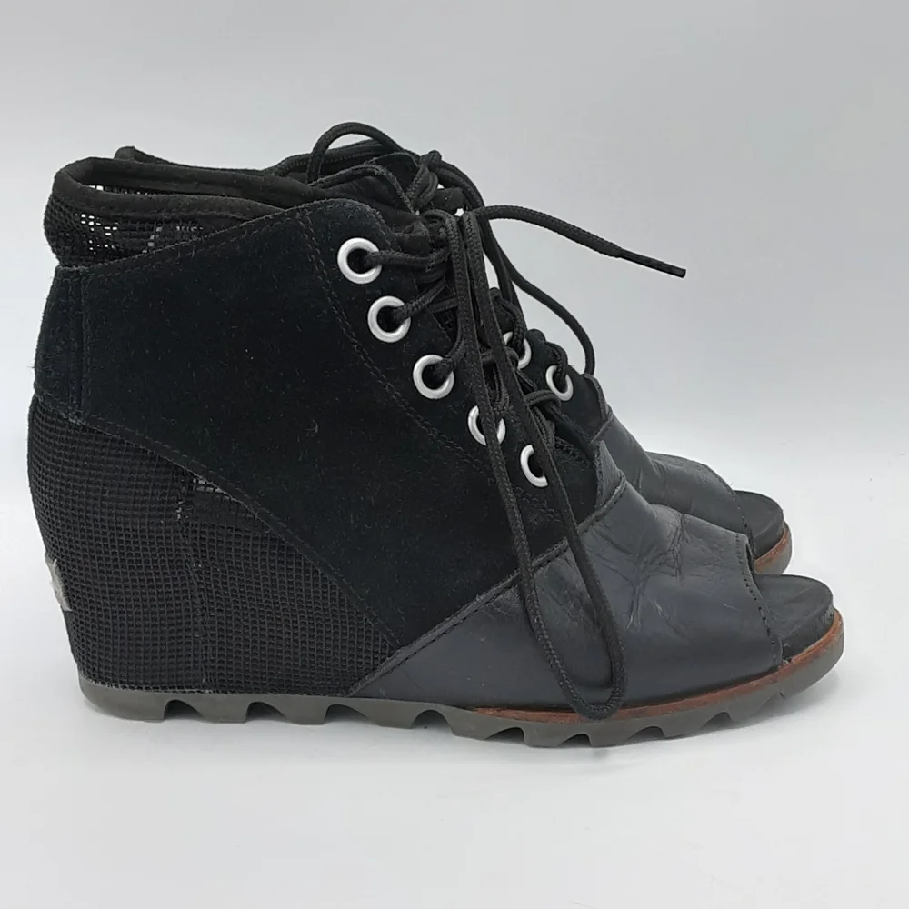 Sorel Joanie Black Suede Leather Mesh Lace Up Peep-Toe Wedge Bootie Size 9.