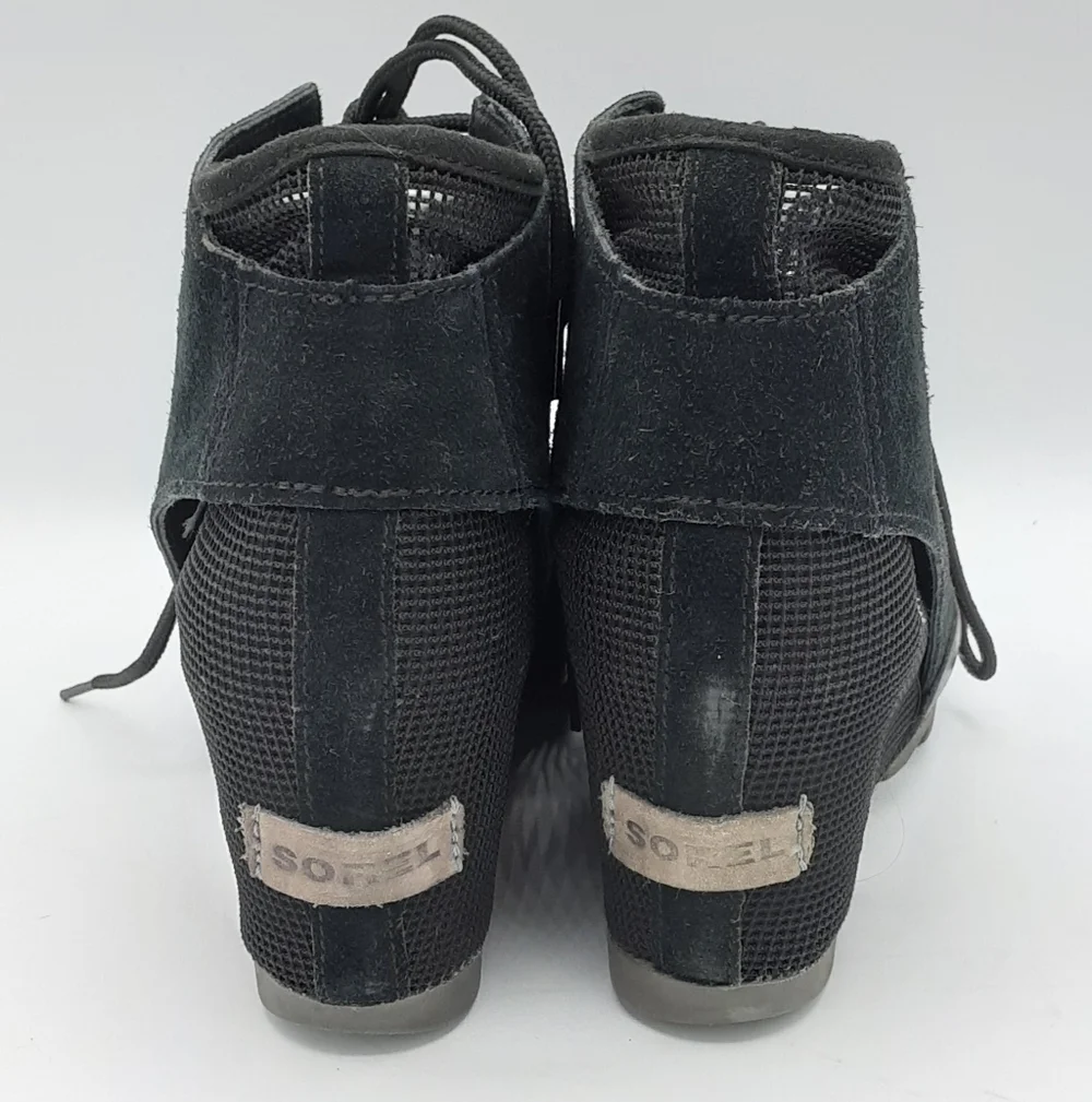 Sorel Joanie Black Suede Leather Mesh Lace Up Peep-Toe Wedge Bootie Size 9.