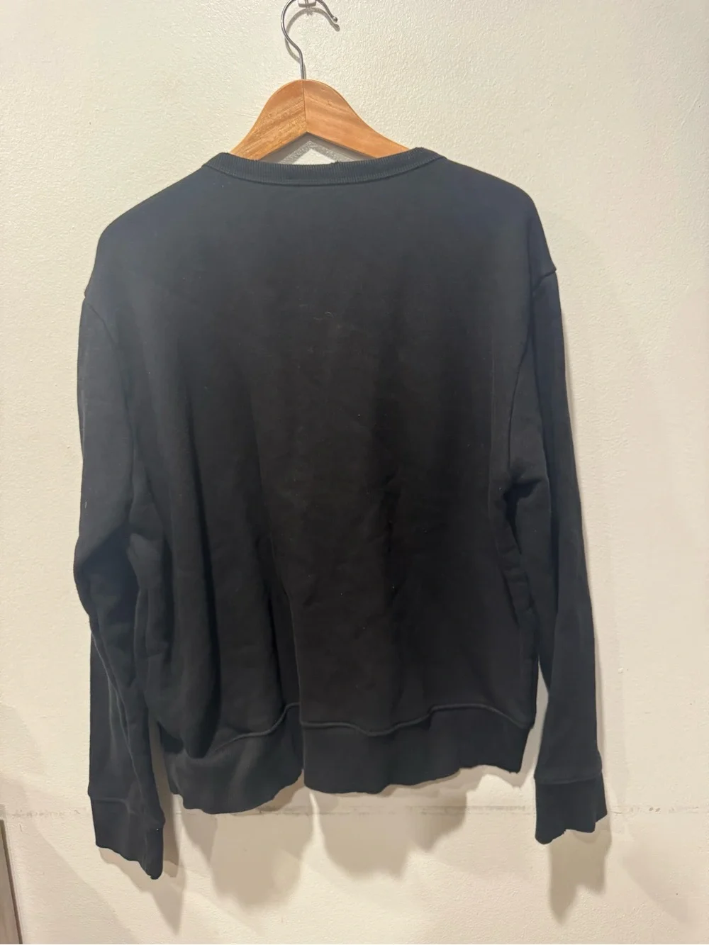 Authentic Gucci Crewneck Distressed Logo Black Sweatshirt Size XL