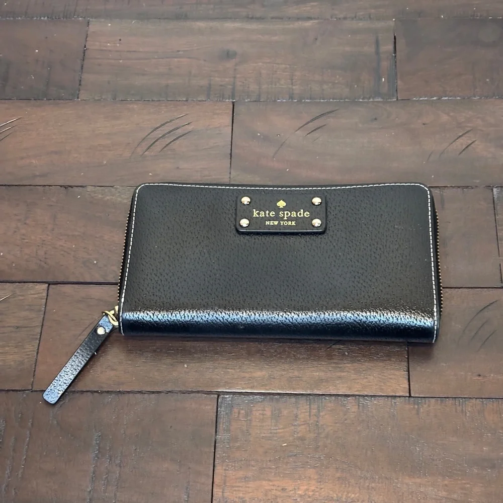Kate Spade‎ New York Continental Wallet black with pink inside Good Condition