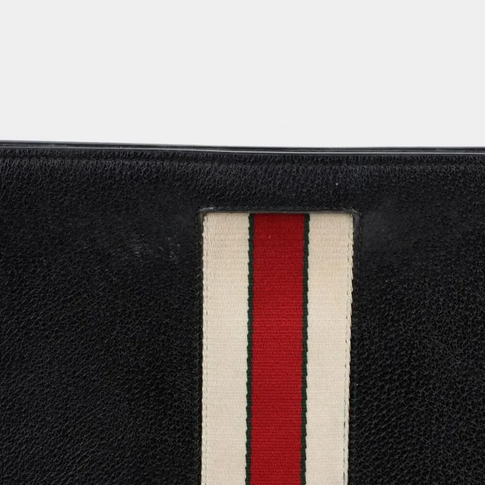 Gucci details gender