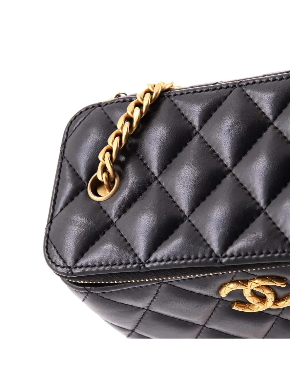 CHANEL elevate your